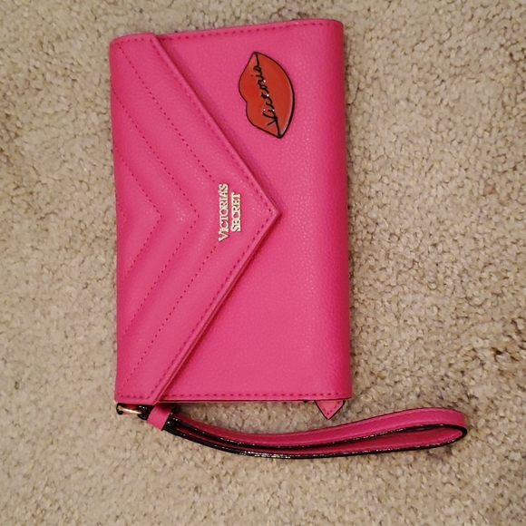 VS Wristlet - Picture 1 of 5